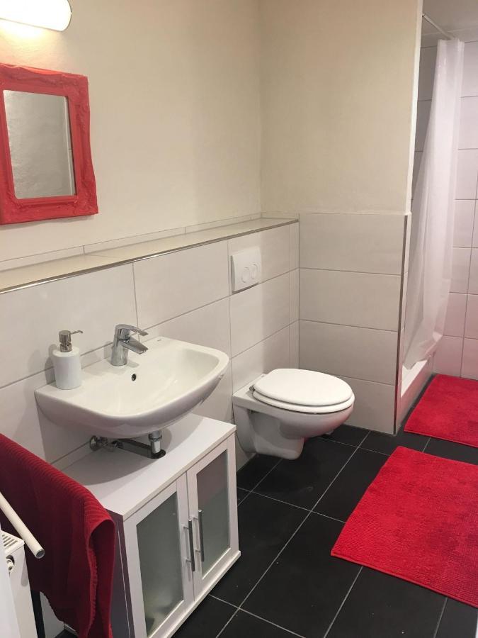 Mayen, Im Mohren, Privatzimmer Nr1, Waldrand, Nahe Nurburgring & Burg Eltz, Gemeinschaftsbad Exteriör bild